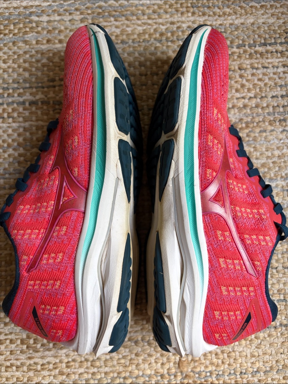 Mizuno Coral Pink Wave Rider 25 Athletic Women’s Sneakers with Navy Accents. Sz8 - Picture 4 of 6